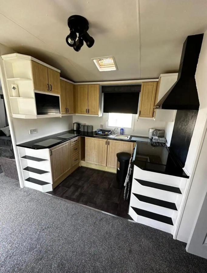 2 Bedroom Caravan With Sea Views Eastchurch Ngoại thất bức ảnh