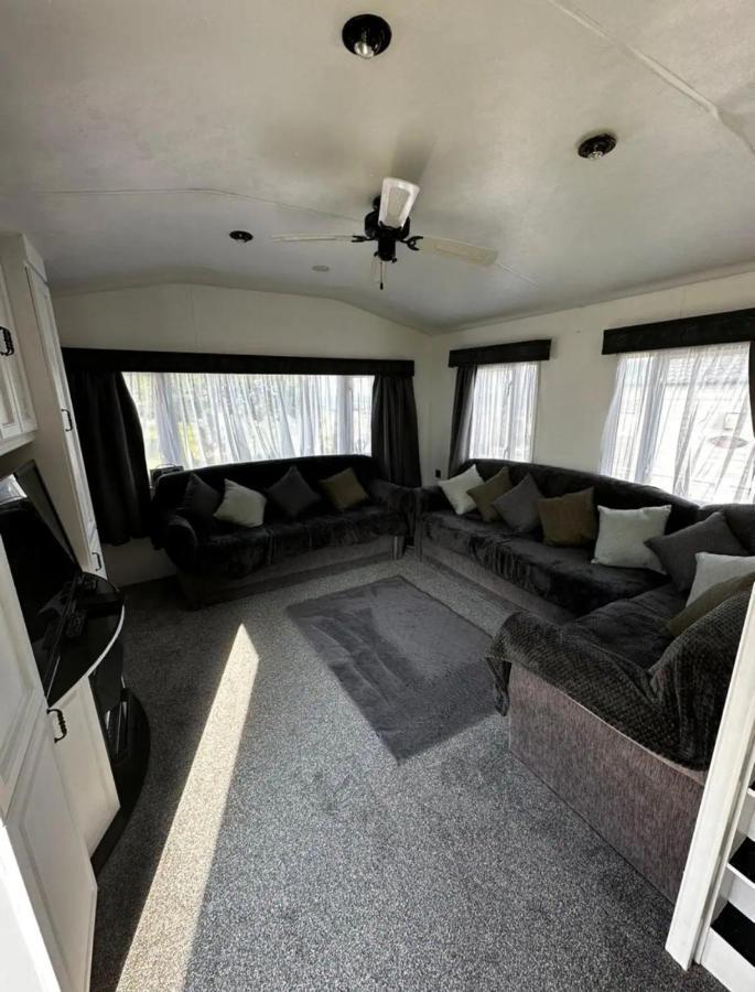 2 Bedroom Caravan With Sea Views Eastchurch Ngoại thất bức ảnh