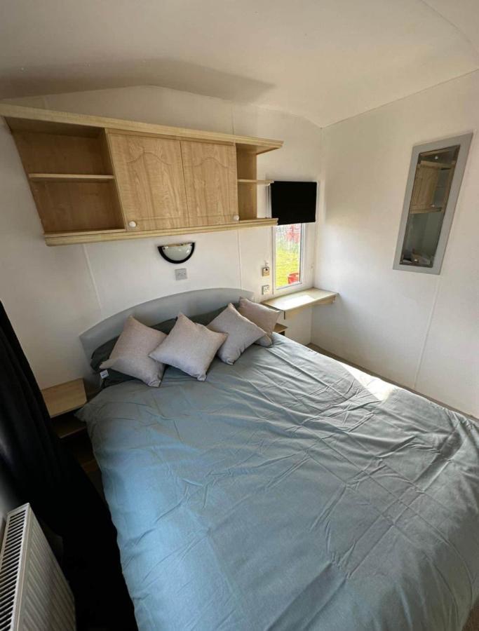 2 Bedroom Caravan With Sea Views Eastchurch Ngoại thất bức ảnh